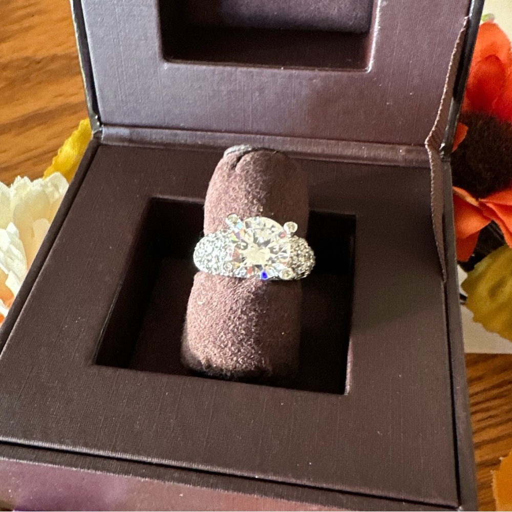 Absolute Solitaire diamond Ring - Picture 11 of 11